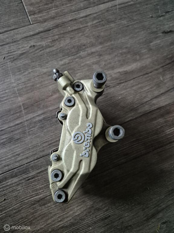 Brembo klauw remklauw rechts Monster Supersport 996 748 ST, Gebruikt, Factorystore.service@ducati.com, Ophalen of Verzenden, Via Antonio Cavalieri Ducati, 74/5, 74/6, 40132 Bologna BO