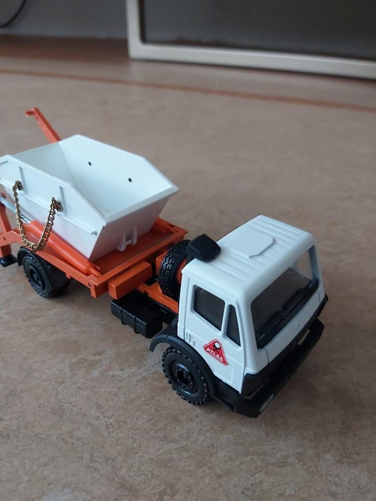Atlas portaalarm & container op chassis van Conrad 1/50 OVP, Ophalen of Verzenden, Nieuw, Bus of Vrachtwagen, Conrad