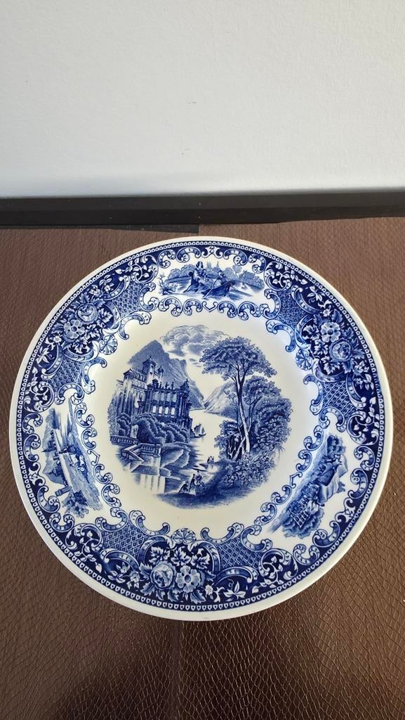Dit is een Royal Sphinx Cambridge "Old England" dessertbord., Ophalen