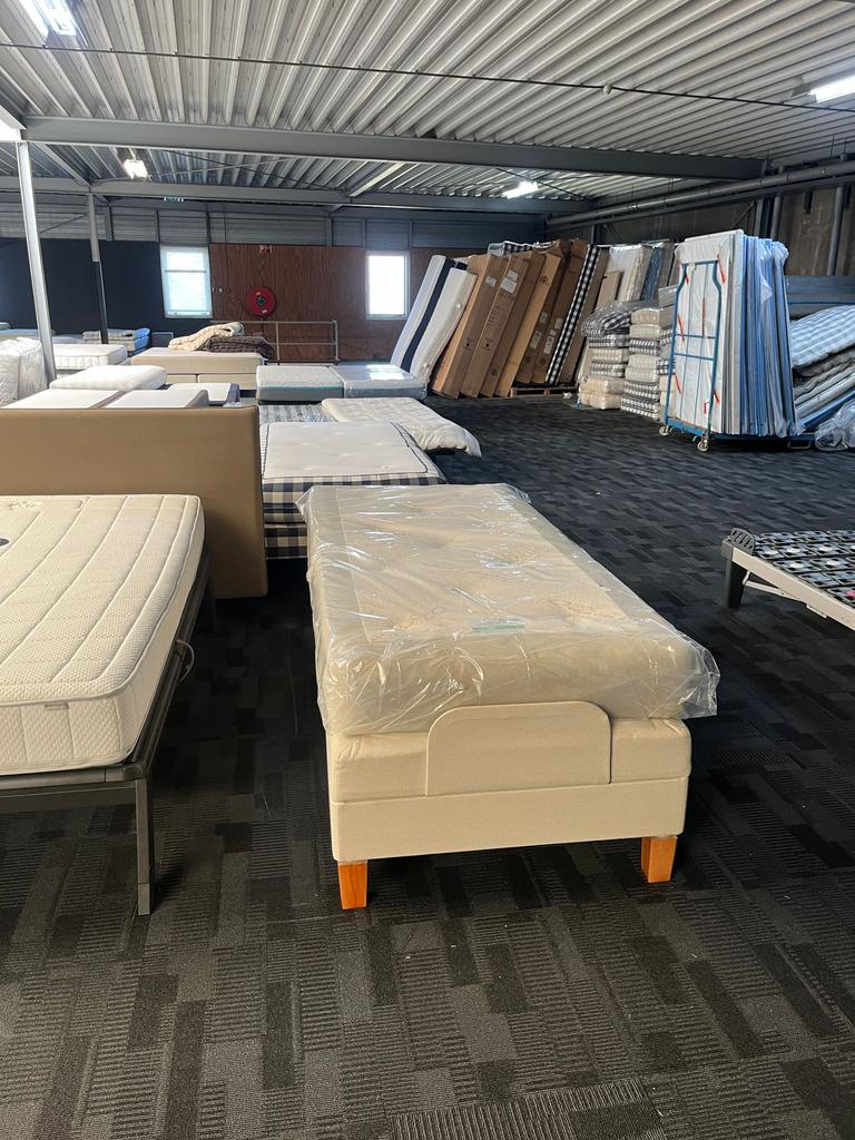 Nieuwe ecolife adjustable boxspring 90x210, Huis en Inrichting, Slaapkamer | Bedden, Zo goed als nieuw, Tweepersoons, 180 cm, 200 cm