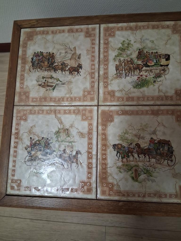 LEUK BIJZETTAFELTJE met afbeeldingen van paarden, Ophalen of Verzenden