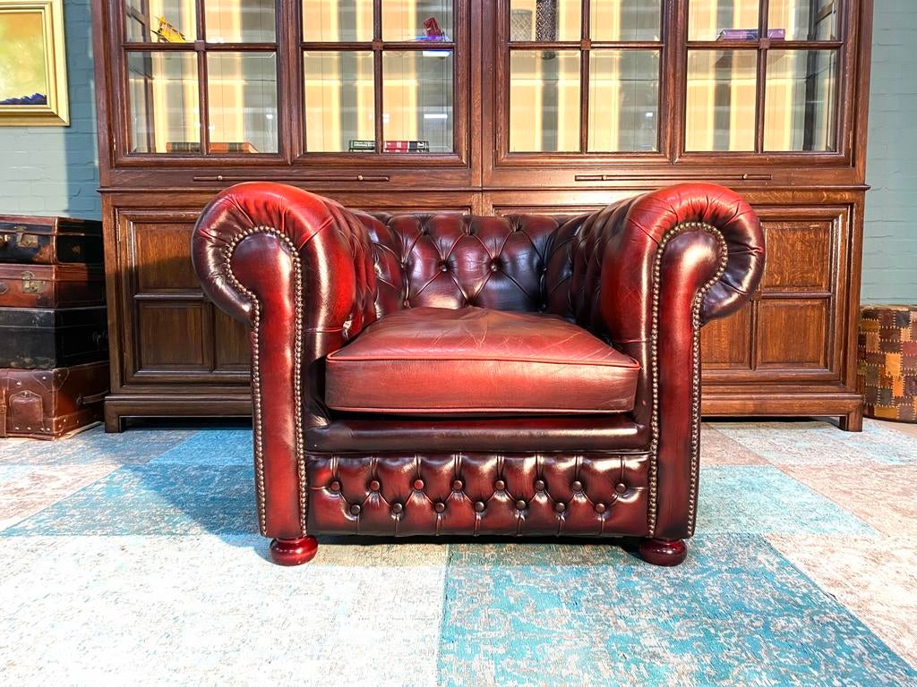 Prachtige Engelse Chesterfield club fauteuil oxblood rood, Huis en Inrichting, Fauteuils, Ophalen of Verzenden, Zo goed als nieuw