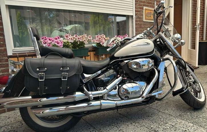 Suzuki Intruder VL 800, Motoren, Motoren | Suzuki, 2 cilinders, Chopper, Particulier, Meer dan 35 kW
