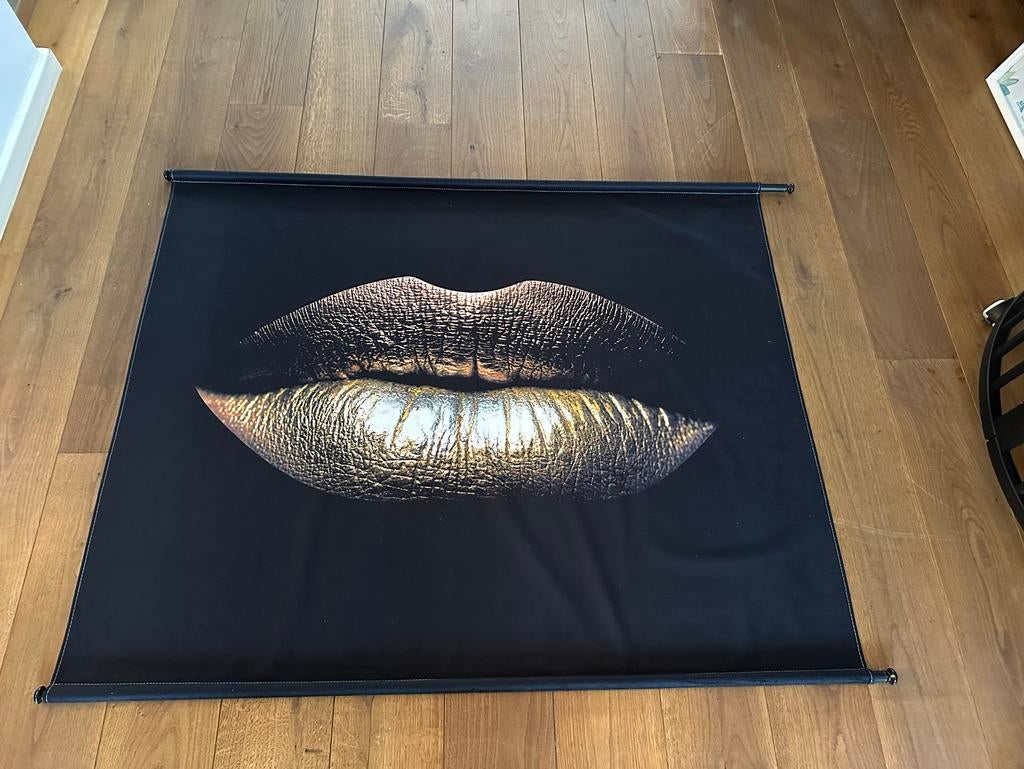Mooi Wandkleed met Gouden Lippen, Ophalen, Zo goed als nieuw