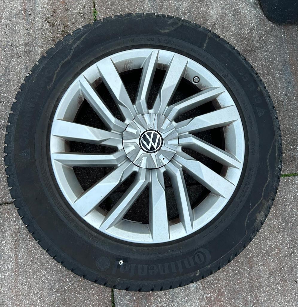 VW winter banden Continental 255/55/R19, Gebruikt, Banden en Velgen, Winterbanden, Terreinwagen