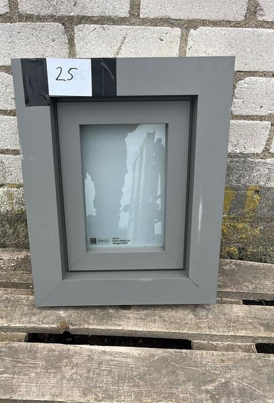 (25) Nieuw draai raam voor bijv. toilet, incl mistglas, Doe-het-zelf en Verbouw, Ophalen, Minder dan 75 cm, Raamkozijn, Minder dan 75 cm