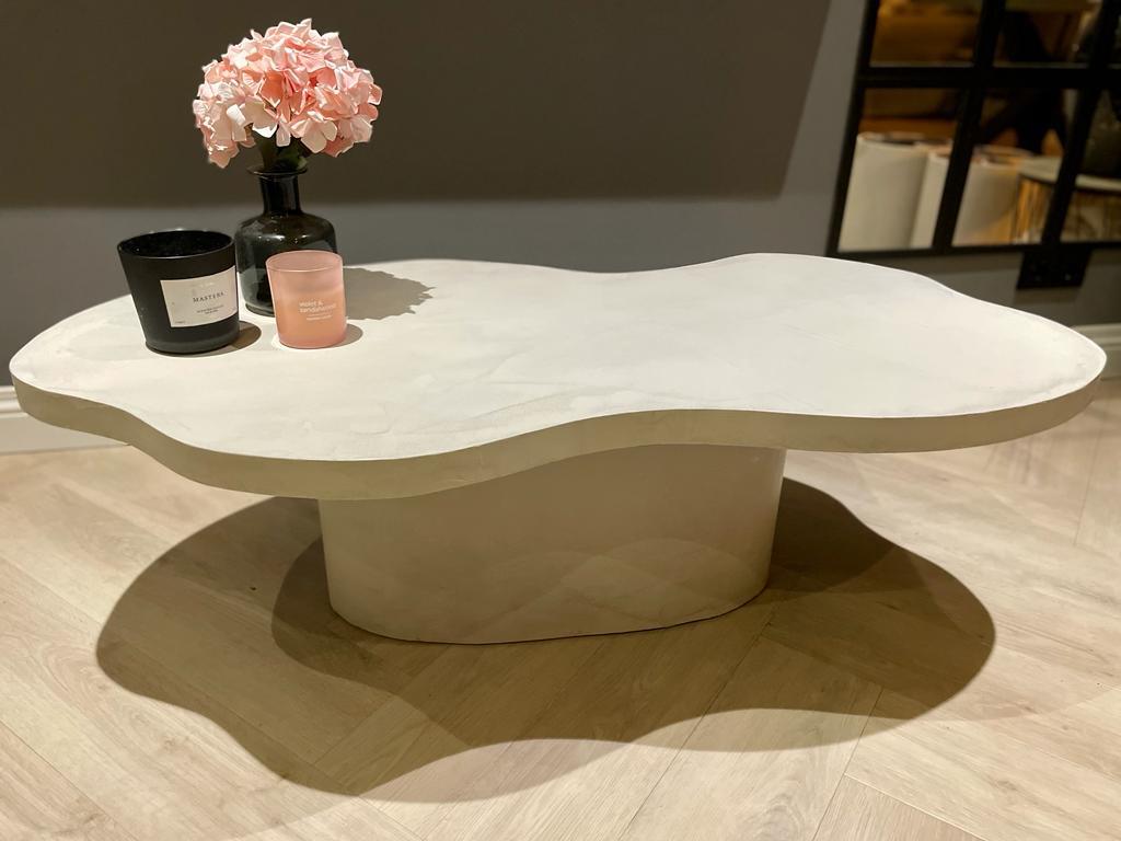 Foto 20 van Organische eettafel, tafel beton cire op maat, japandi