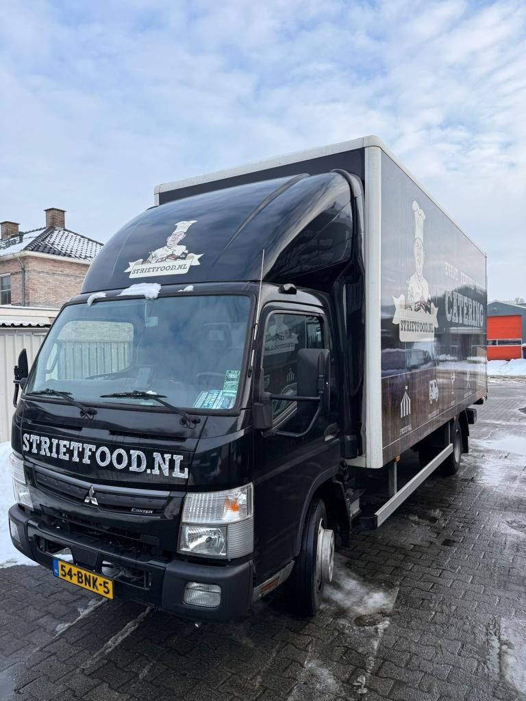 Fuso Canter | Lage km-stand | Nieuwe APK & Onderhoud, Auto's, Bestelauto's, Automaat, 4 cilinders, Zwart, Diesel