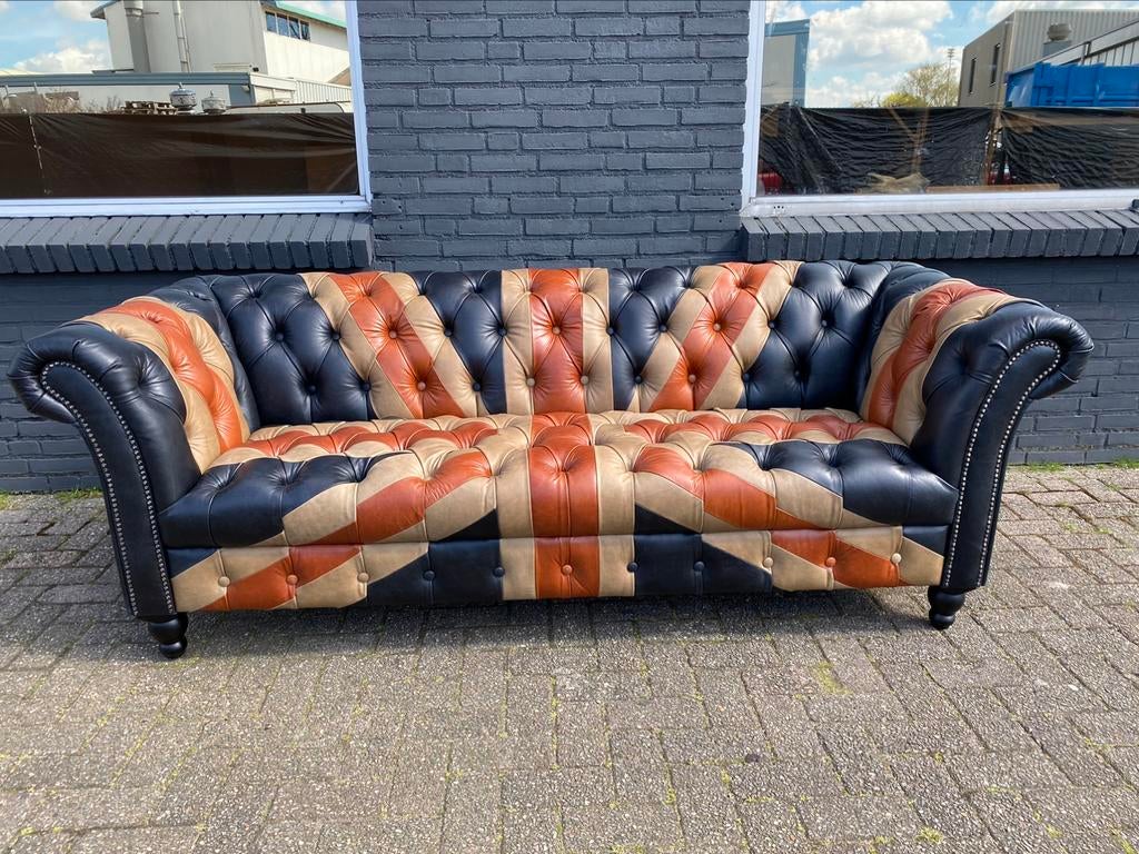 Super stoere Engelse Chesterfield bank GRATIS BEZORGD!, Nieuw, Ophalen of Verzenden, 200 tot 250 cm, Leer