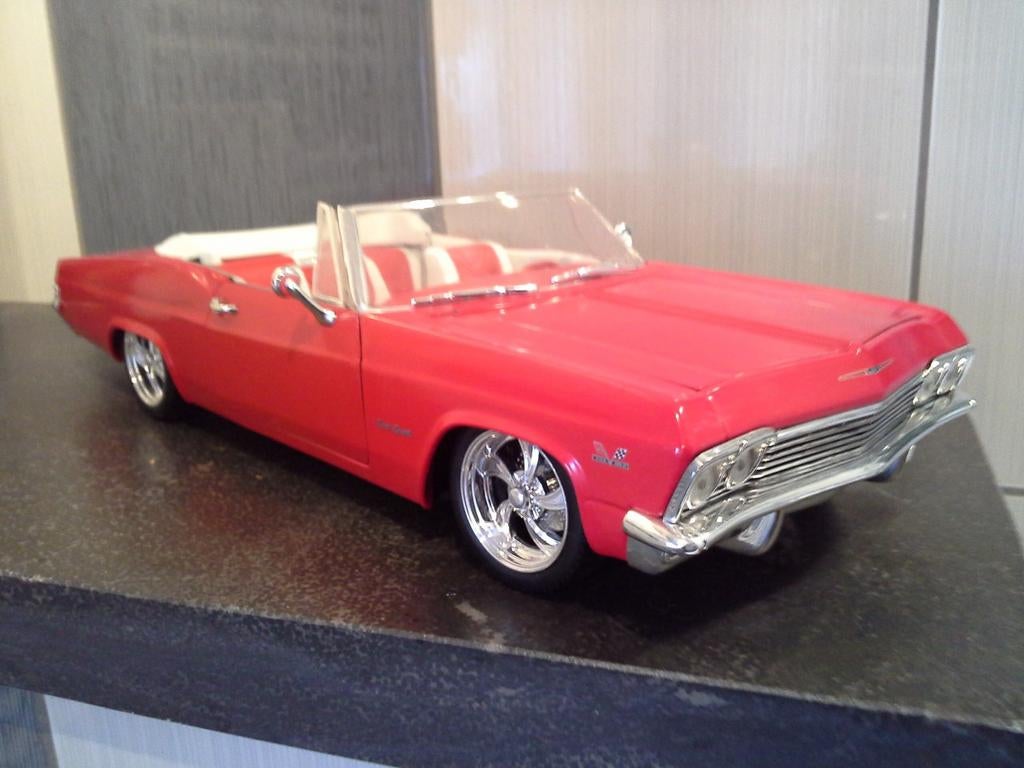 Hotwheels 1:18 Chevrolet Impala 1965 Team Baurtwell. (Rare), Ophalen of Verzenden, Overige merken
