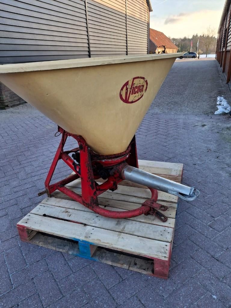 vicon pendelstrooier, Ophalen, Weidebouw