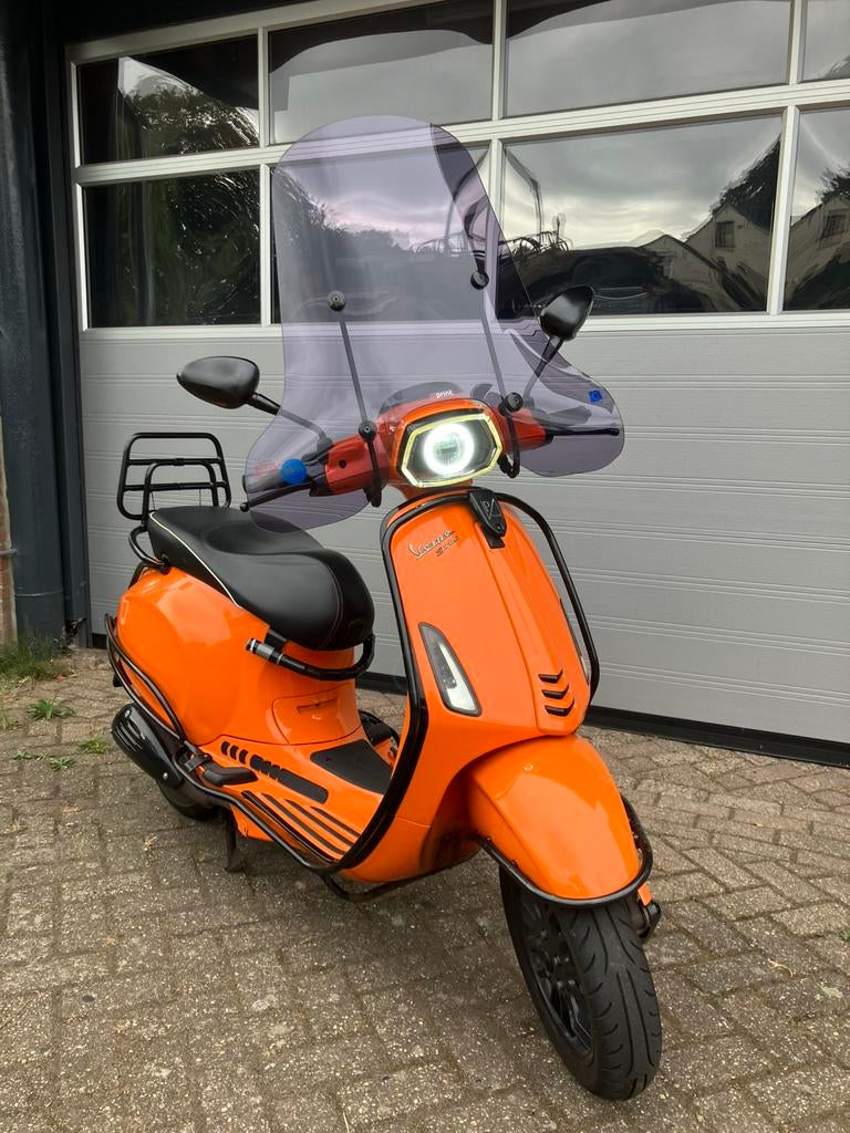 Vespa Sprint 2018 Full options, als nieuw!, Fietsen en Brommers, Scooters | Vespa, Vespa S, Ophalen of Verzenden, Zo goed als nieuw