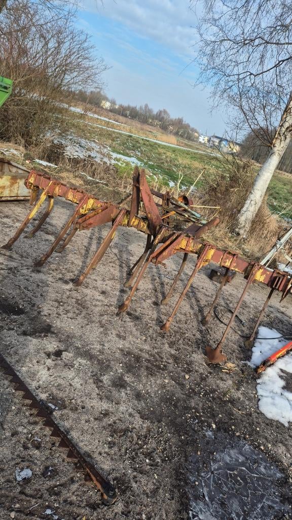 Agrarische machines kunstmeststrooier mesttank cultivator, Zakelijke goederen, Agrarisch | Werktuigen, Gewasbescherming en Bemesting