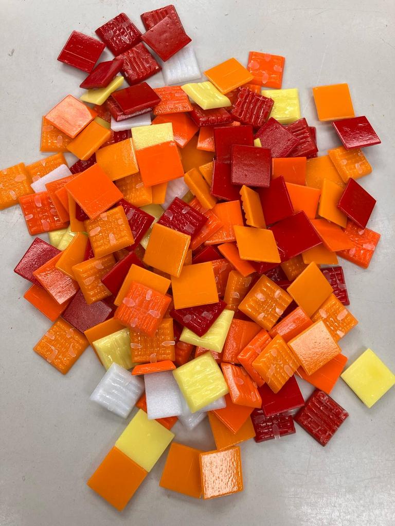 Mozaiek steentjes 2 cm mix oranje-rood-geel 500 gram, Ophalen of Verzenden, Zo goed als nieuw
