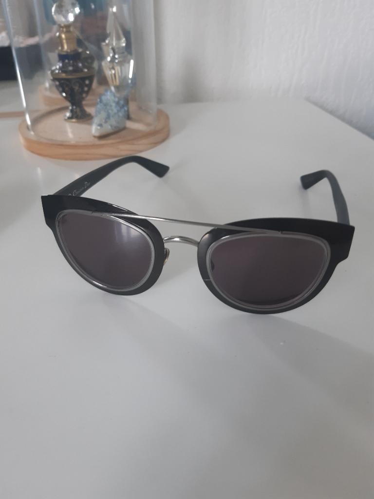 Christian Dior prachtige zonnebril, Sieraden, Tassen en Uiterlijk, Zonnebril, Zwart, Ophalen of Verzenden, Zo goed als nieuw