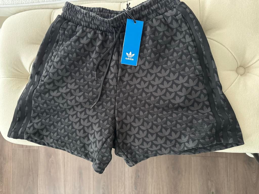 Adidas Short - Nieuw met kaartje, Kleding | Heren, Sportkleding, Ophalen of Verzenden, Nieuw, Maat 46 (S) of kleiner, Zwart