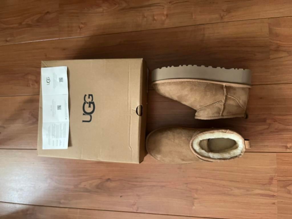 Uggs nieuw maat 38, Ophalen of Verzenden, Zo goed als nieuw, Bruin