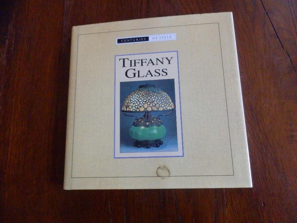 Tiffany glass Centuries of Style. Hardcover met omslag ., Ophalen of Verzenden, Zo goed als nieuw, Rebecca Kingsley., Overige onderwerpen