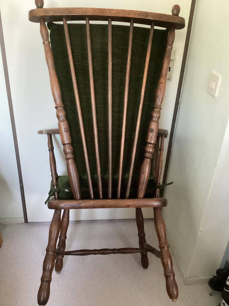 Oma stoel, Antiek en Kunst, Antiek | Meubels | Stoelen en Banken, Ophalen