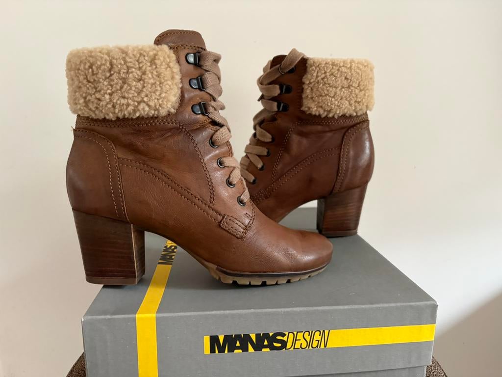Enkellaarsjes merk Manas maat 38, Kleding | Dames, Schoenen, Ophalen of Verzenden, Zo goed als nieuw, Zwart