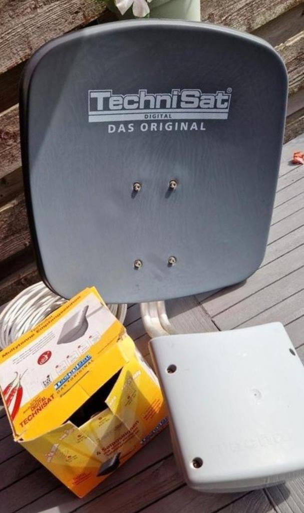 Satellietset  /M7 tuner en 2 voudige lnb, Audio, Tv en Foto, Schotelantennes, Ophalen, Zo goed als nieuw, Overige merken