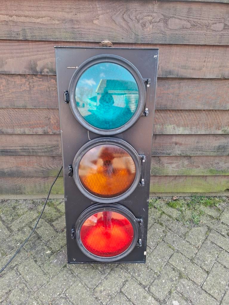 Stoplicht met werkende lampen en 10 meter snoer, Huis en Inrichting, Ophalen of Verzenden, Gebruikt, Industrieel, Retro, Decoratief