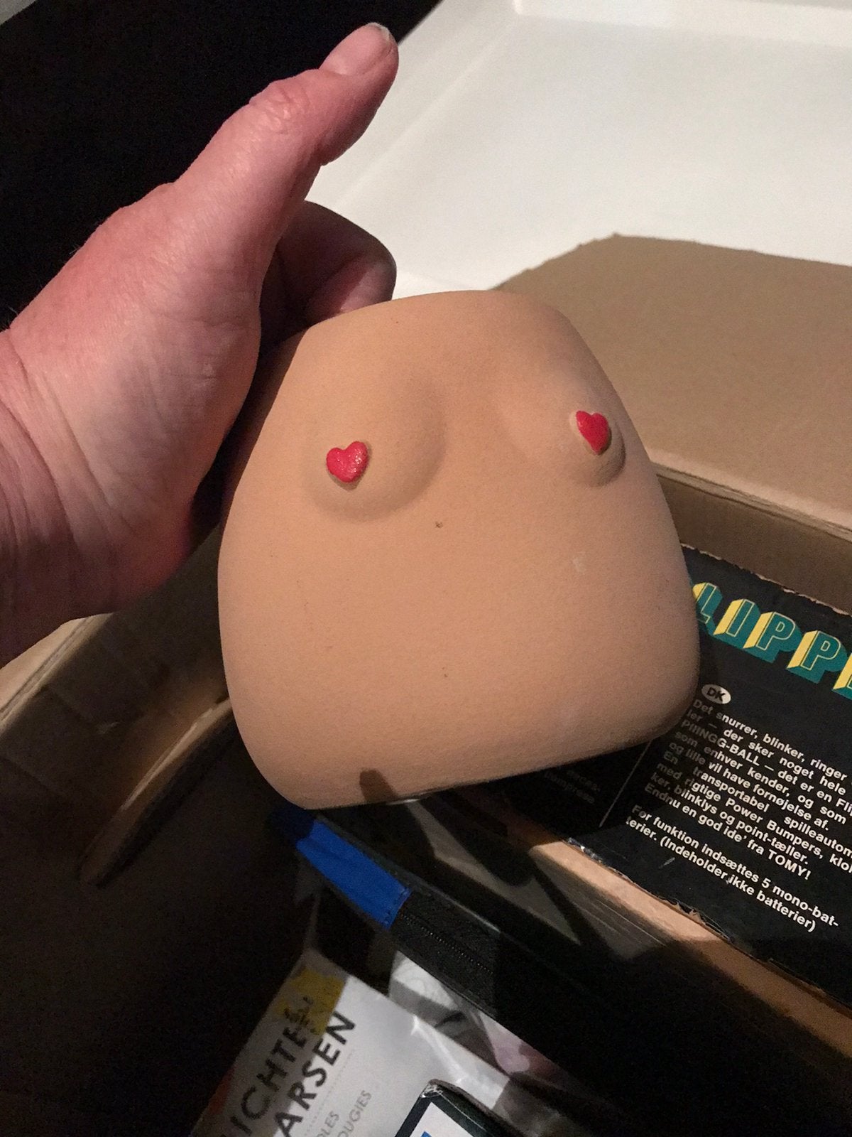 Bloempot “boobies” borsten rood hartjes, Ophalen of Verzenden, Overige vormen, Aardewerk, Binnen
