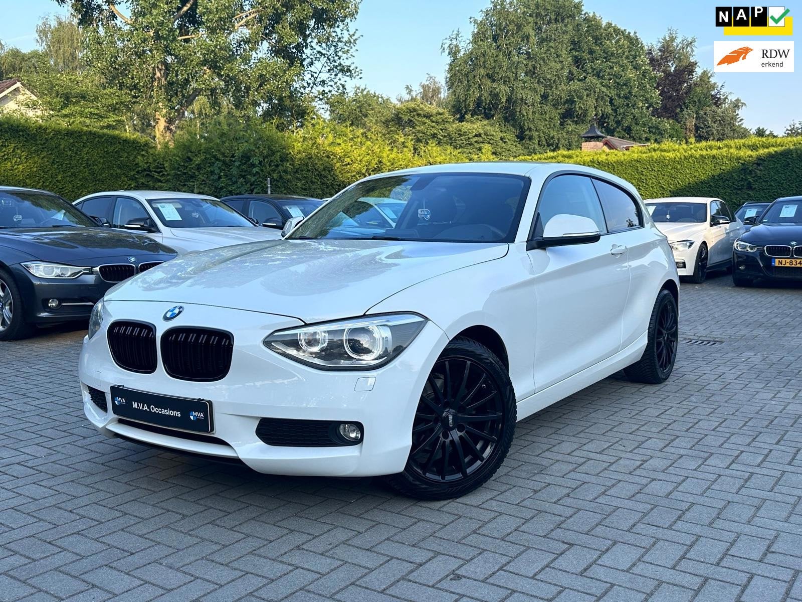 BMW 1-serie 116i Upgrade Edition|Nieuwe Ketting + Klepseals|, 1-Serie, Euro 5, Gebruikt, Zwart