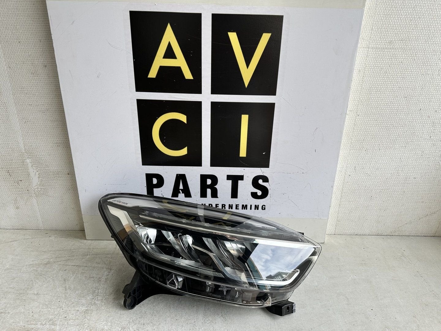 Koplamp Renault Captur facelift vol led compleet 260107244R, Gebruikt, -, Renault, -