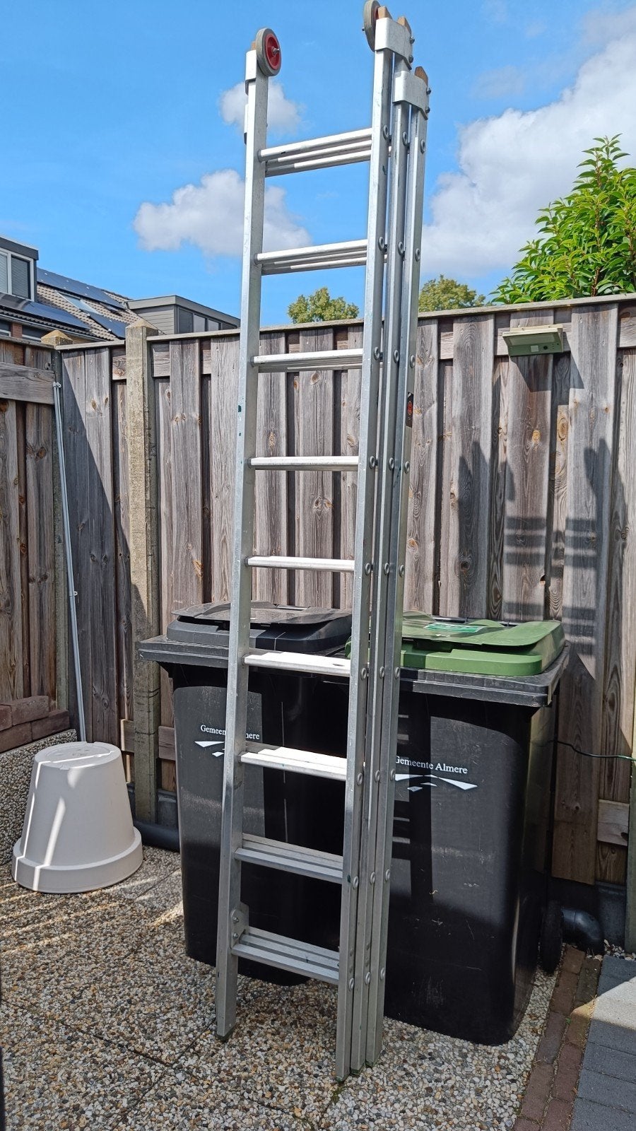 Alga Aluminium Opsteekladder 3-delig - 5,90m uitgeschoven, Doe-het-zelf en Verbouw, Ladders en Trappen, Ophalen, Gebruikt, Ladder