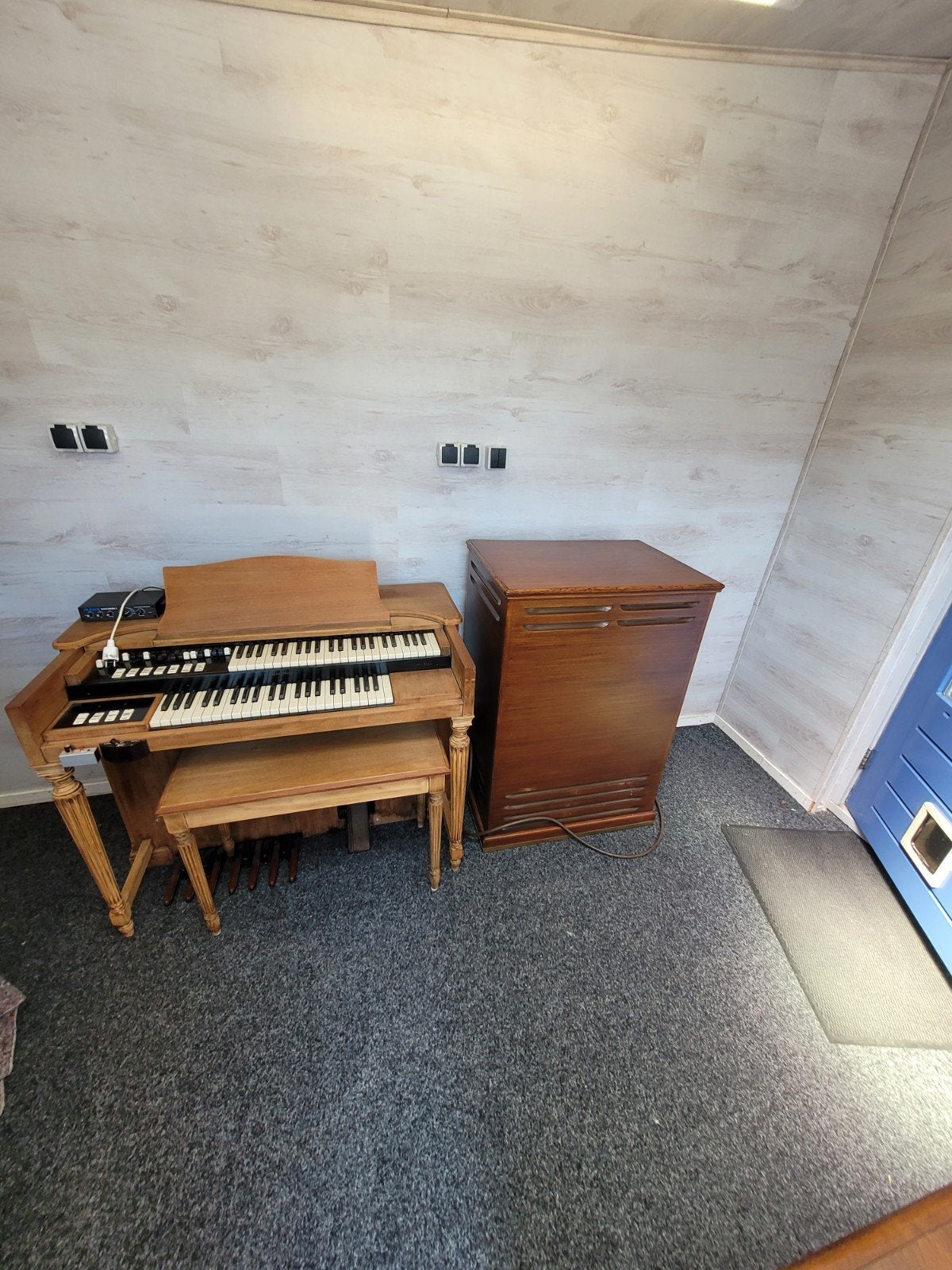Hammond M3 met leslie 147 en reverb, Ophalen, Zo goed als nieuw, 2 klavieren