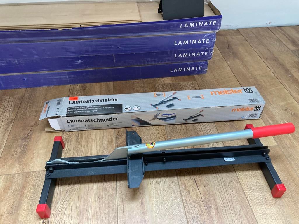 Laminaatsnijder + Quickstep laminaat ong. 8 m2, Ophalen, 50 tot 150 cm, Zo goed als nieuw, 10 tot 30 cm