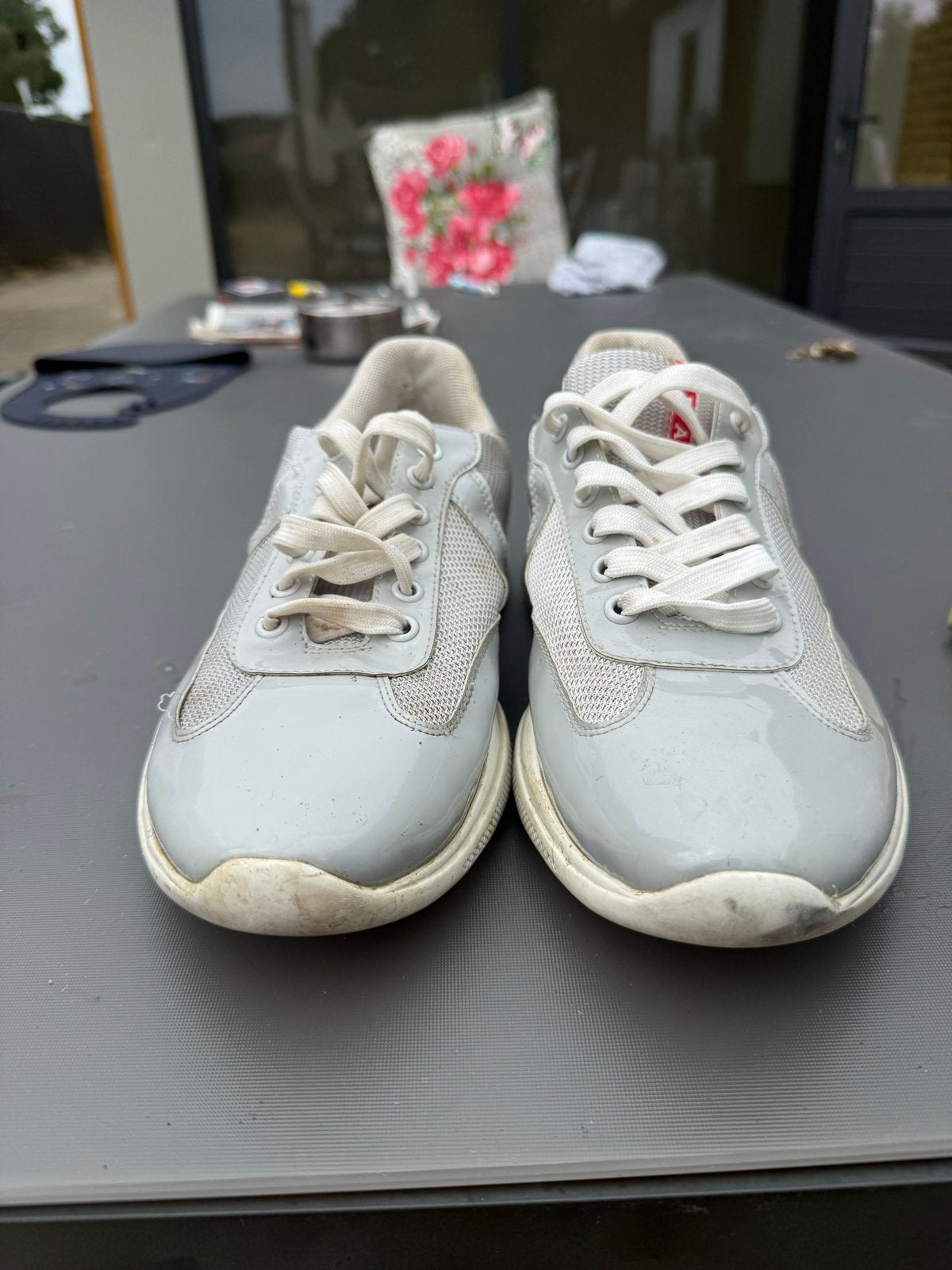 Prada sneakers maat 43 grijs, Ophalen, Gedragen, Grijs, Sneakers of Gympen