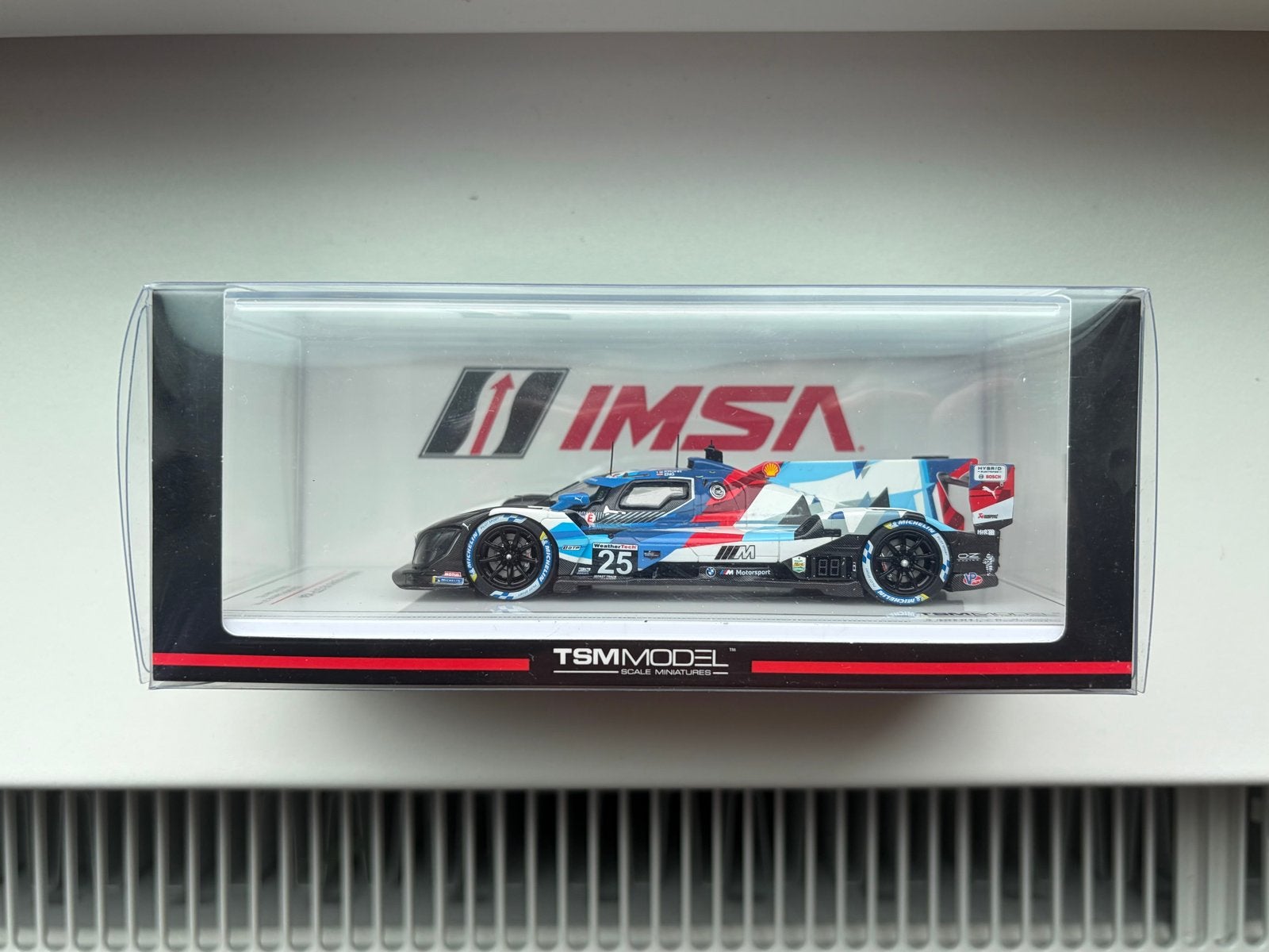 2024 BMW M Hybrid V8 GTP #24 Daytona 24h TSM 1/43, Ophalen of Verzenden, Zo goed als nieuw, Auto, Overige merken