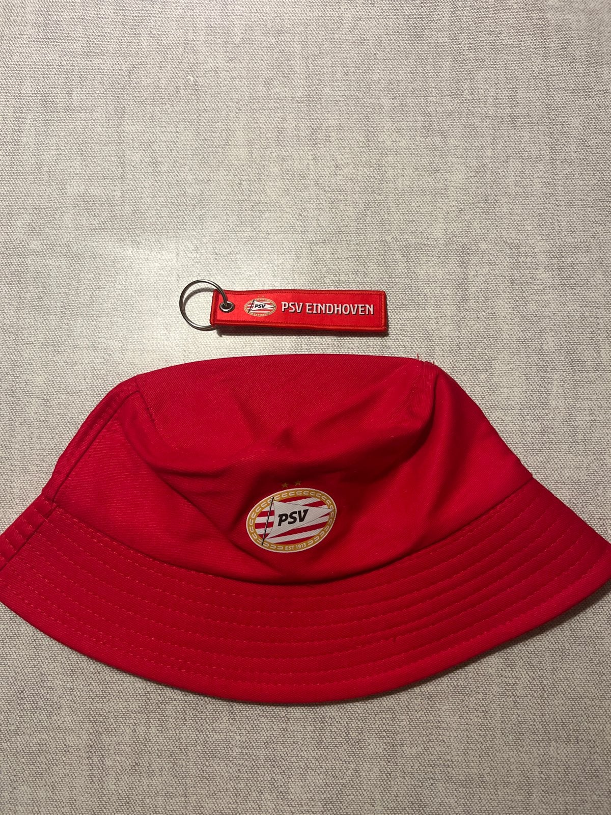 PSV Eindhoven Hoed en Sleutelhanger Set, Ophalen of Verzenden, Nieuw, One size fits all, Hoed