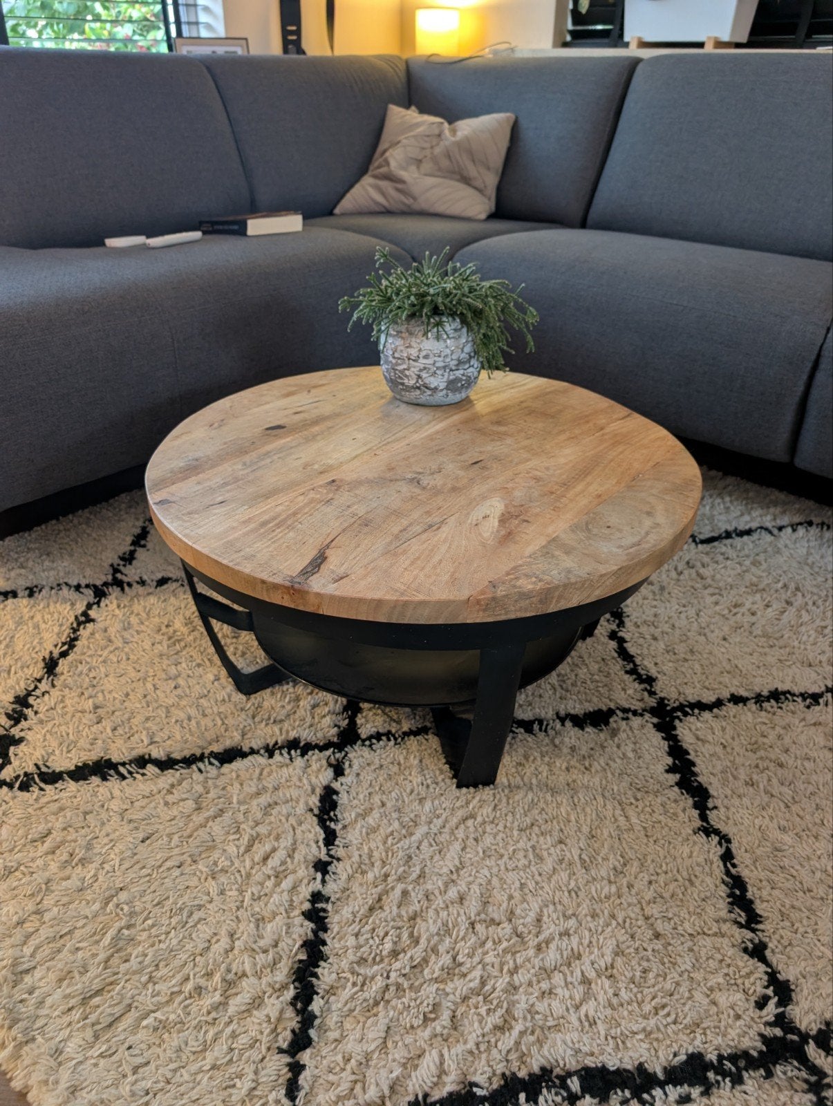 Salontafel rond mangohout met metalen onderstel, Huis en Inrichting, Ophalen, 50 tot 100 cm, Rond, 50 tot 100 cm