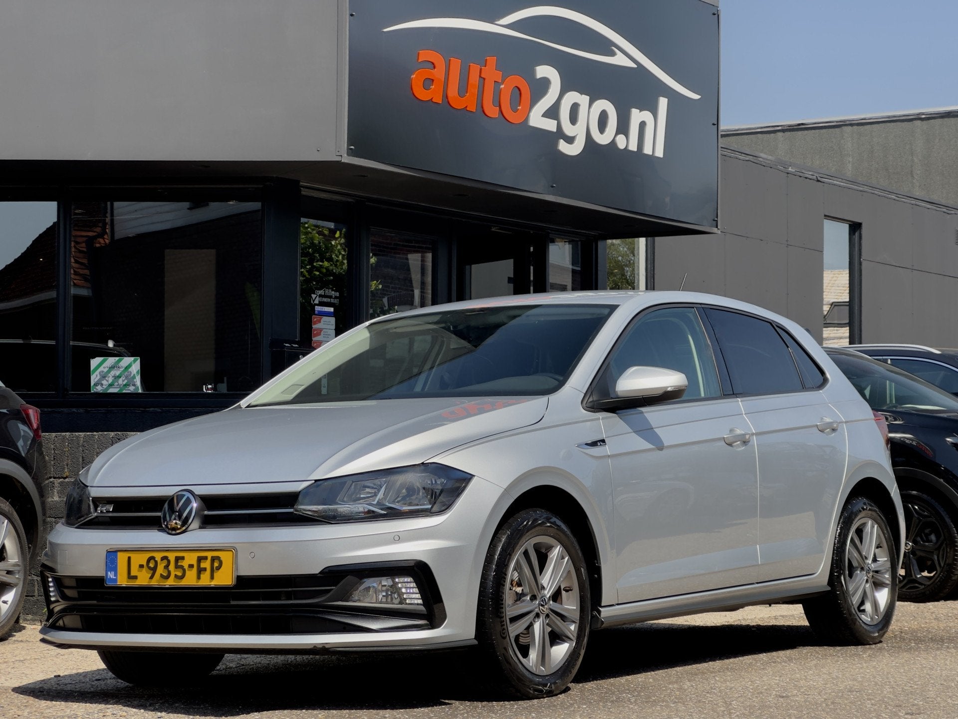 Volkswagen Polo 1.0 TSI AUT7 R-LINE HIGHLINE NAVI DIGI-DASH, Auto's, Gebruikt, Euro 6, 1096 kg, 49 €/maand
