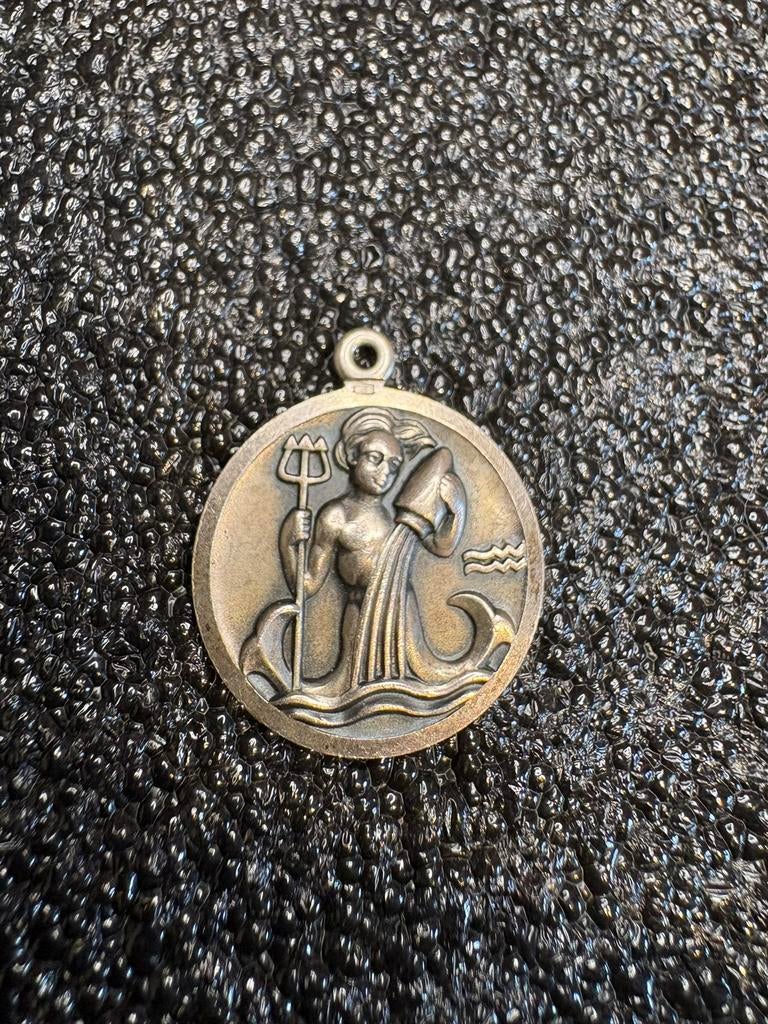 925 zilvere sterrenbeeld hanger Waterman Aquarius astrologie, Verzenden, Zo goed als nieuw, Zilver, Kruis of Symbool