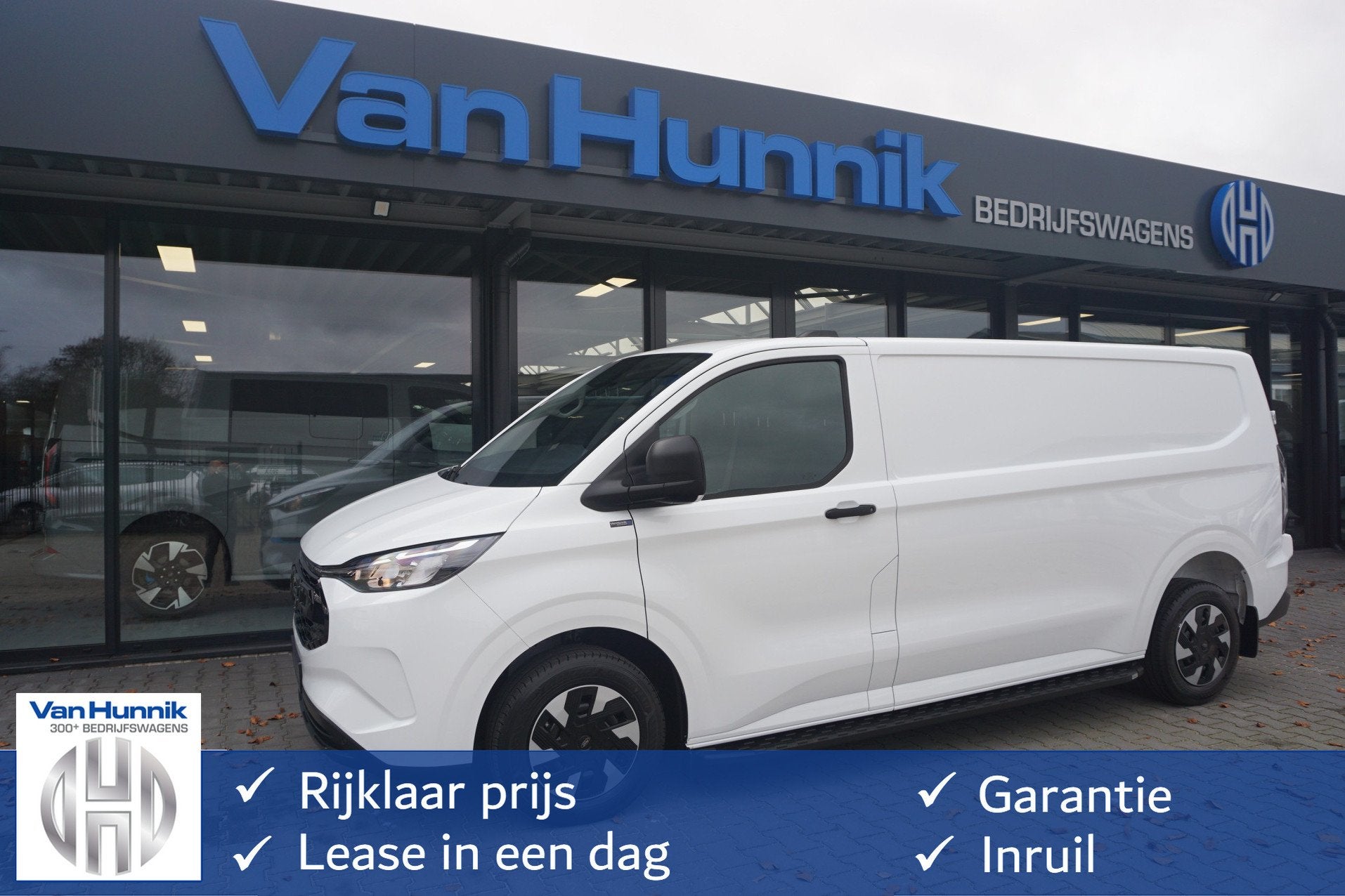 Ford Transit Custom 320L 2.5 PHEV Hybride 233PK JWR Edition, Auto's, Bestelauto's, Gebruikt, 4 cilinders, Wit, 14 km/l