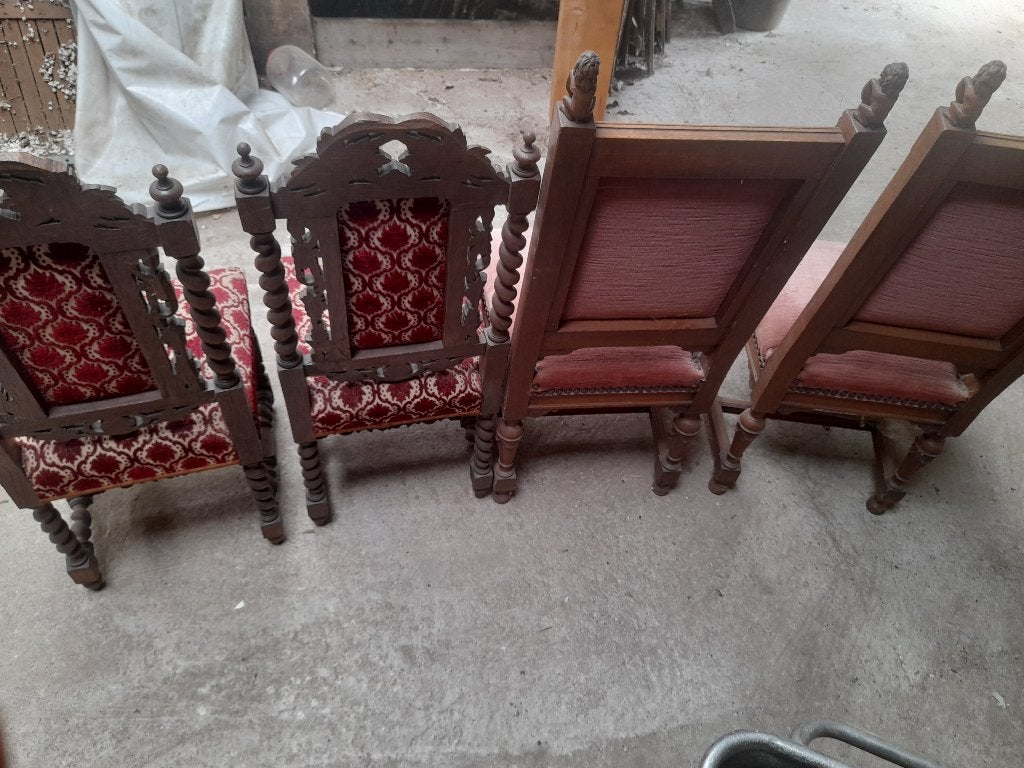 Antike stoelen, Ophalen
