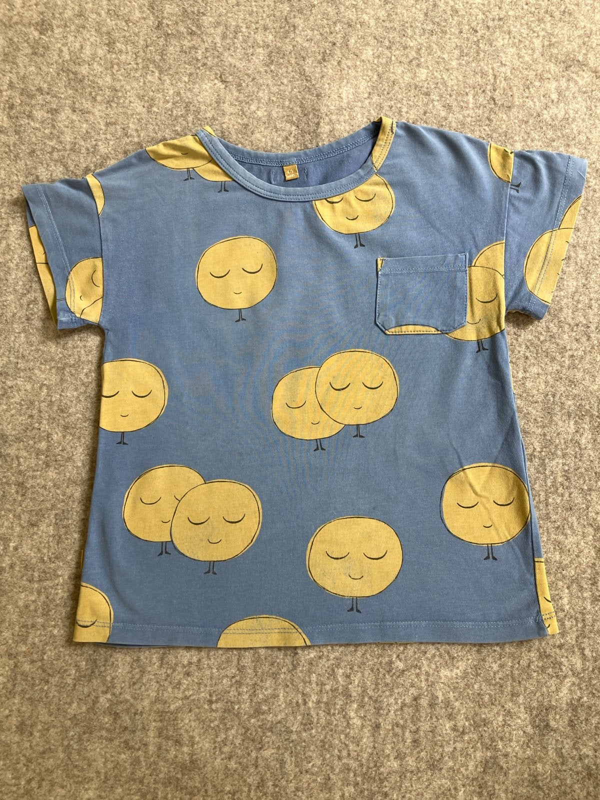 Lötiekids T-shirt met blije gezichtjes, maat 4-5 jaar, Verzenden, Gebruikt, Jongen of Meisje, Shirt of Longsleeve