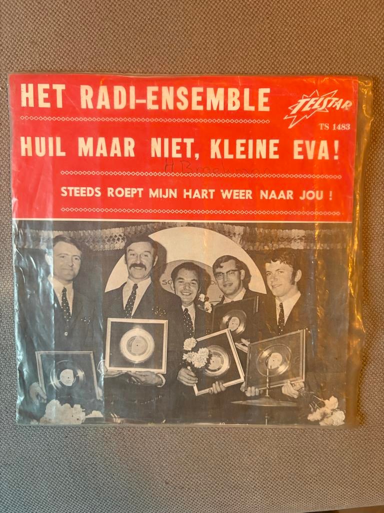 Het Radi-Ensemble - Huil Maar Niet, Kleine Eva! (Single), Ophalen of Verzenden, Zo goed als nieuw