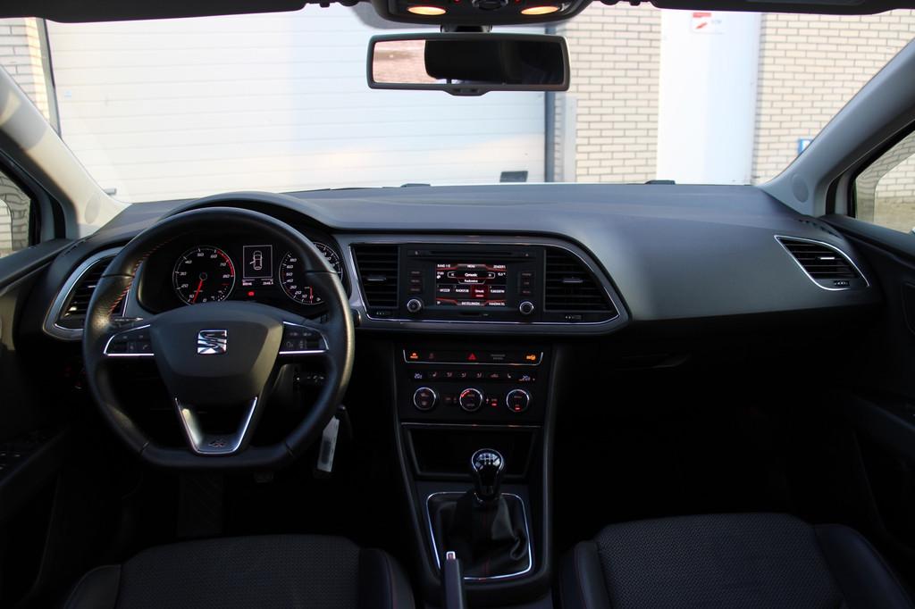 Seat LEON 1.4 TSI FR Dynamic Pano DCC Stoelverw Cruise H-Led, Voorwielaandrijving, Gebruikt, Zwart, 4 cilinders