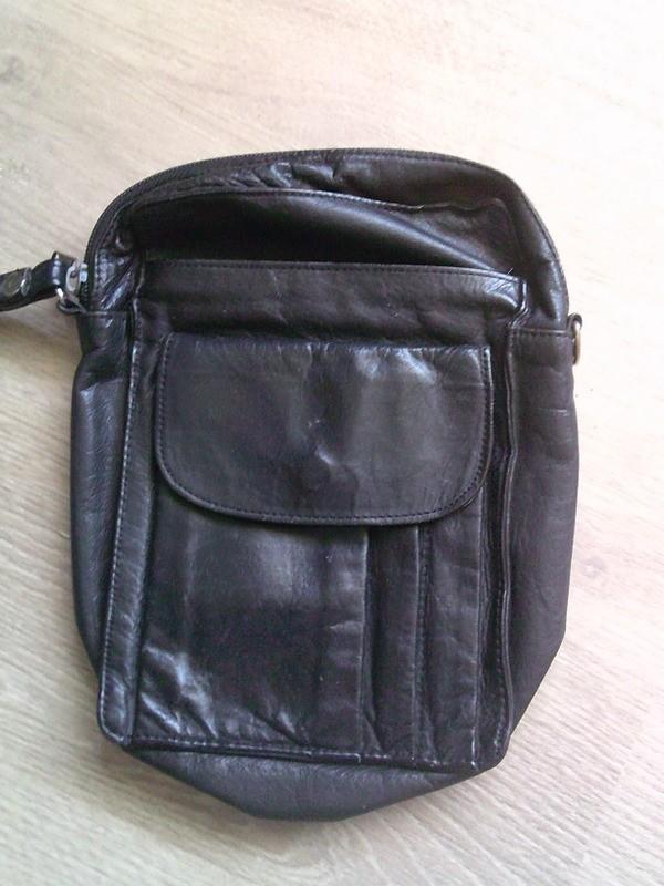 VINTAGE leren pols tasje maar ook aan riem te bevestigen, Sieraden, Tassen en Uiterlijk, Toilettassen, Verzenden, Gebruikt, Zwart