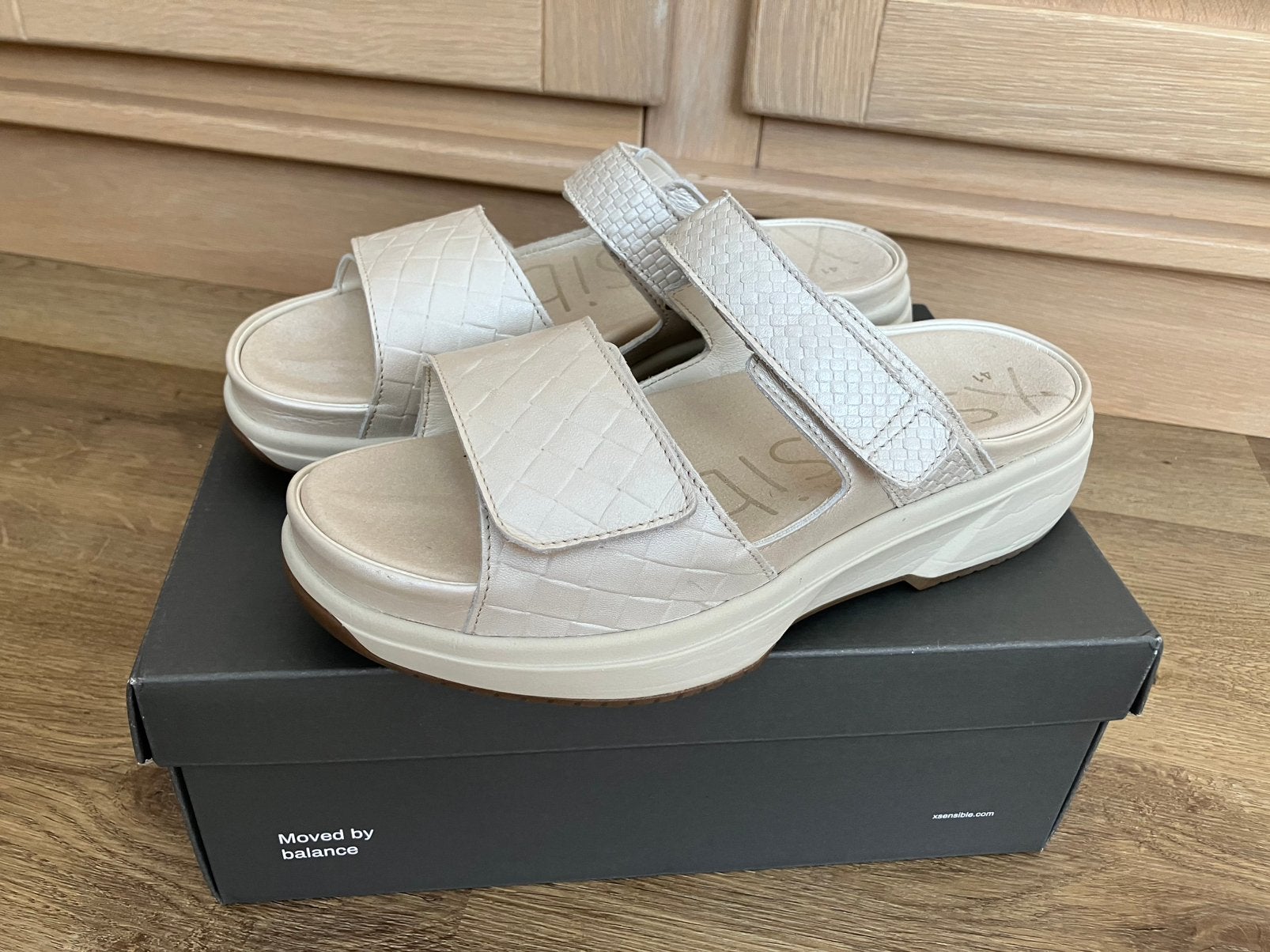 Xsensible leren muiltje kleur Pearl nieuwstaat mt 41w G/H, Kleding | Dames, Overige kleuren, Verzenden, Sandalen of Muiltjes, Zo goed als nieuw