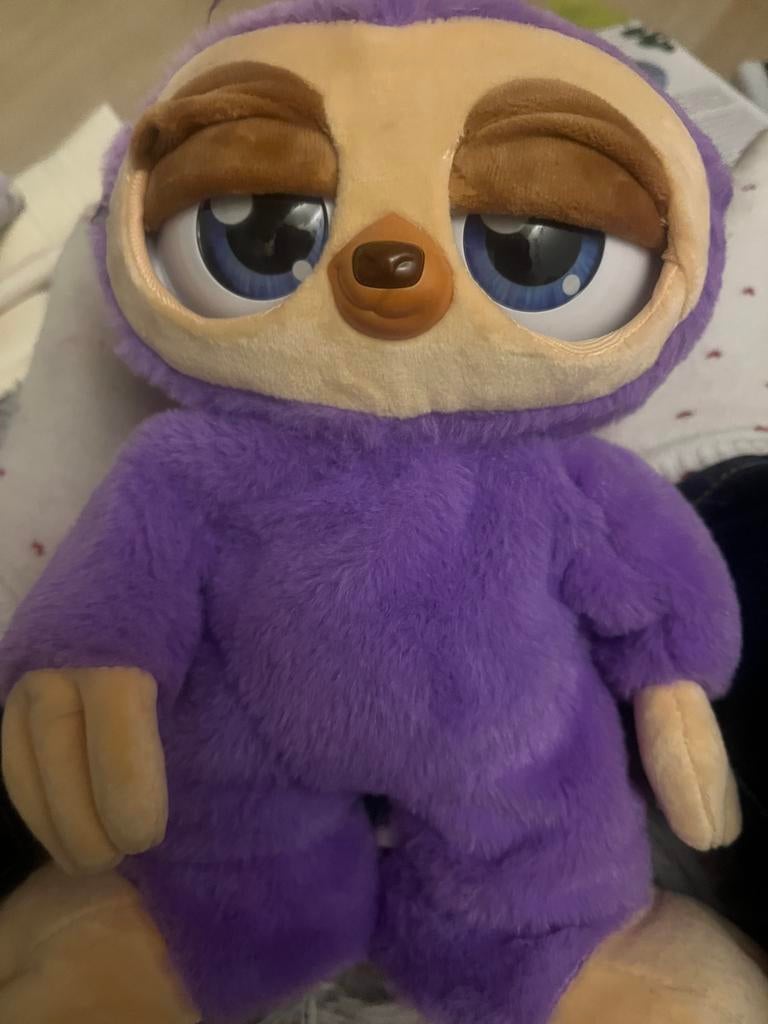 Schattige paarse luiaard knuffel met grote ogen, Kinderen en Baby's, Speelgoed | Knuffels en Pluche, Ophalen, Zo goed als nieuw
