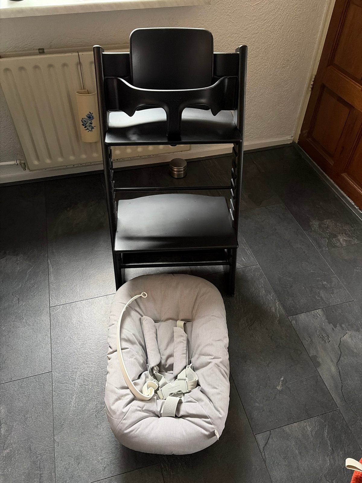Stokke Tripp Trapp kinderstoel zwart met babyset en newborn, Ophalen, Zo goed als nieuw, Meegroeistoel, Aanschuifbaar