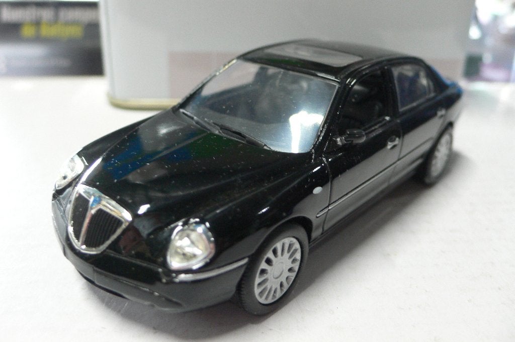 lancia thesis - solido exclusief- 1/43 - mist spiegel-KOOPJE, Verzenden, Gebruikt, Auto, Solido