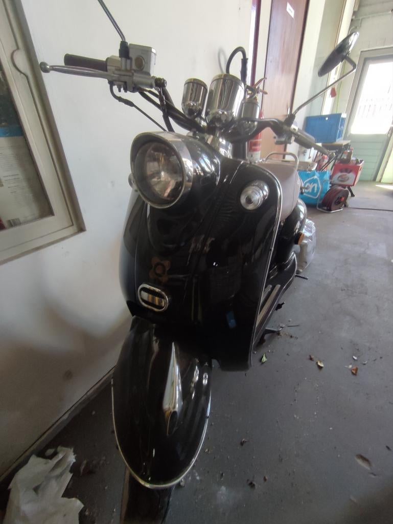 Te koop een AGM New flash scooter., Overige merken, Ophalen of Verzenden, Zo goed als nieuw, Benzine