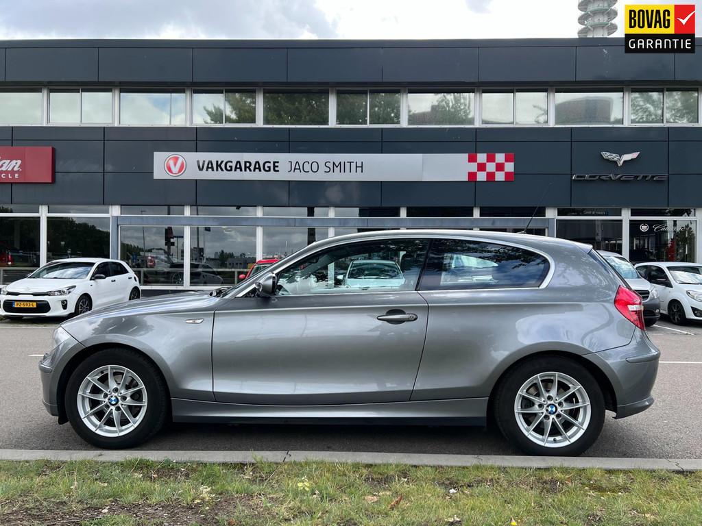 BMW 1-serie 116i Business Line Ultimate Edition, Auto's, Euro 5, Zwart, 4 cilinders, 4 stoelen